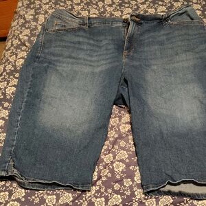 Gloria Vanderbilt Midwash Blue Denim Capris